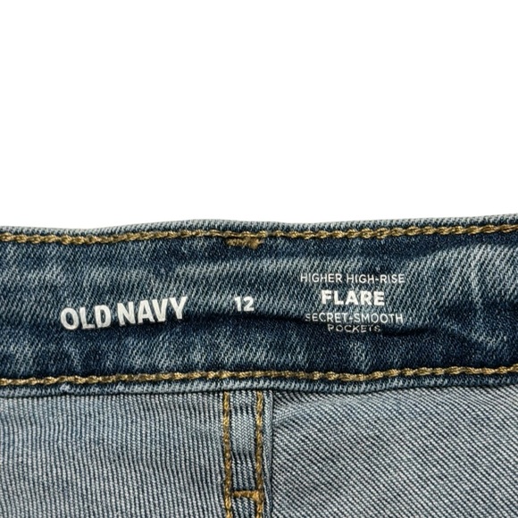 Old Navy Higher High Rise Flare Jeans Size 12 Light Wash Boho 90s 70s - Picture 4 of 7